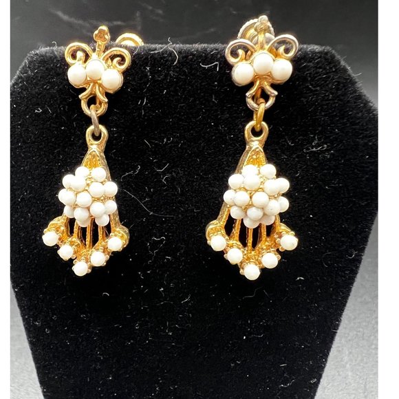 Vintage Screw back Earrings With White Beads - Picture 1 of 6